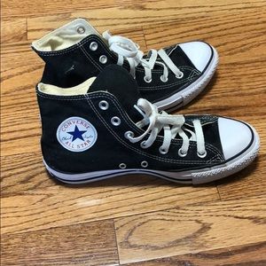 Only used once! Women size 8 converse sneakers